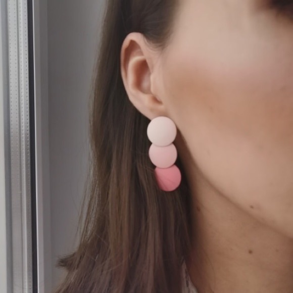 3 Colors Circle Stud Earrings - Picture 3 of 5